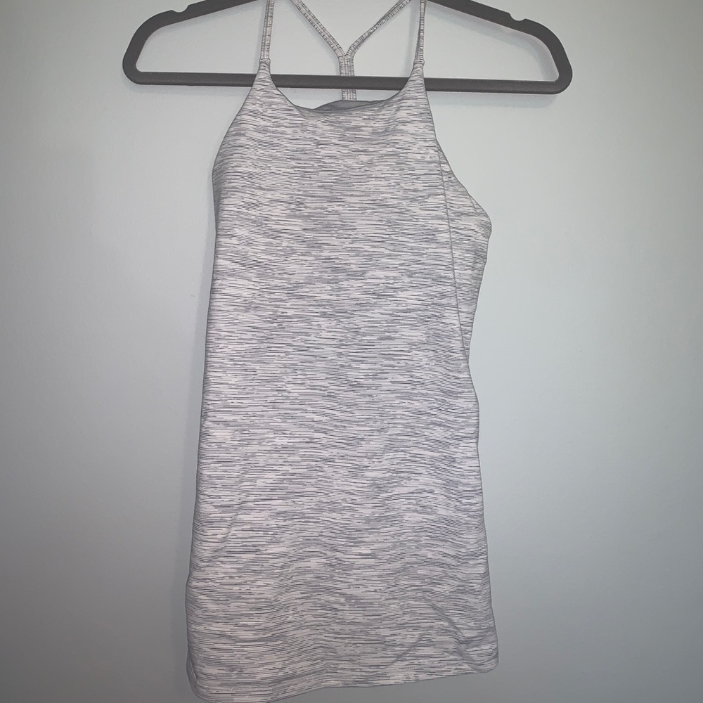 NWOT Lululemon Tank Top Built in Bra Size 6.